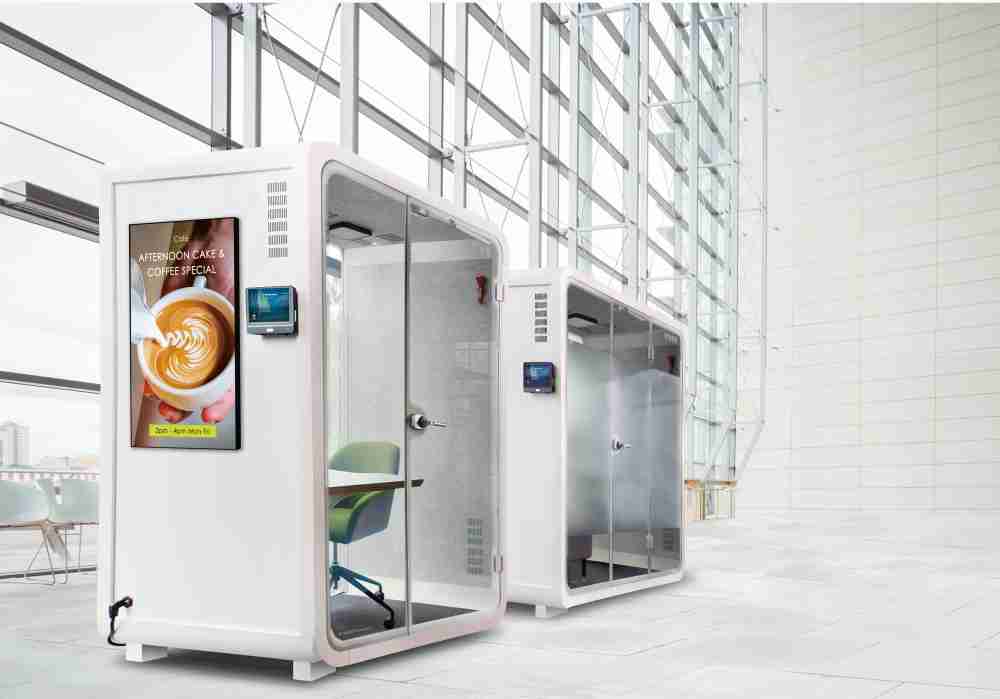 优游UB8子公司达擎之智慧行动办公舱，，采用PDLC智能调光玻璃设计，，，透过通电与断电的电流切换，，，，呈现透明与雾面效果，，，具节能降耗特性并兼顾隐私，，，，确保信息安全